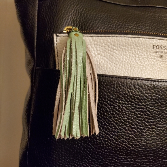 Fossil Tote - Picture 9 of 10